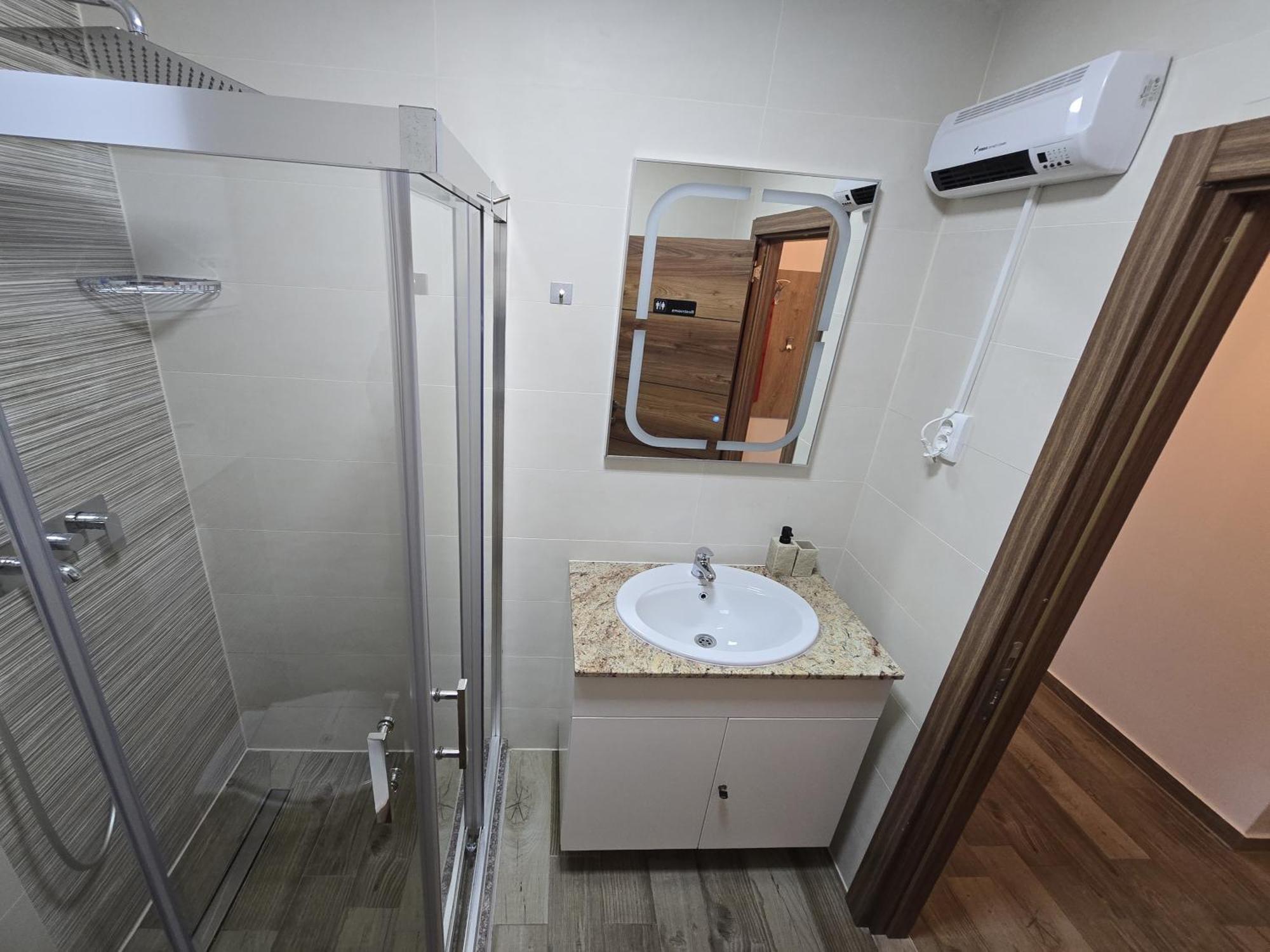 White Blue Ohrid - Luxury Apt, City Center, Private Parking, Balcony, Near Ohrid Lake Luaran gambar
