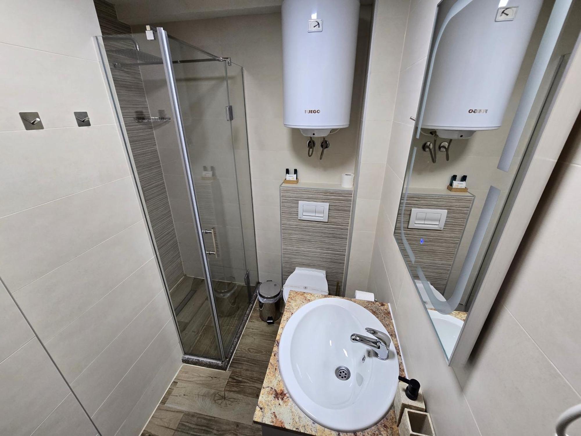 White Blue Ohrid - Luxury Apt, City Center, Private Parking, Balcony, Near Ohrid Lake Luaran gambar