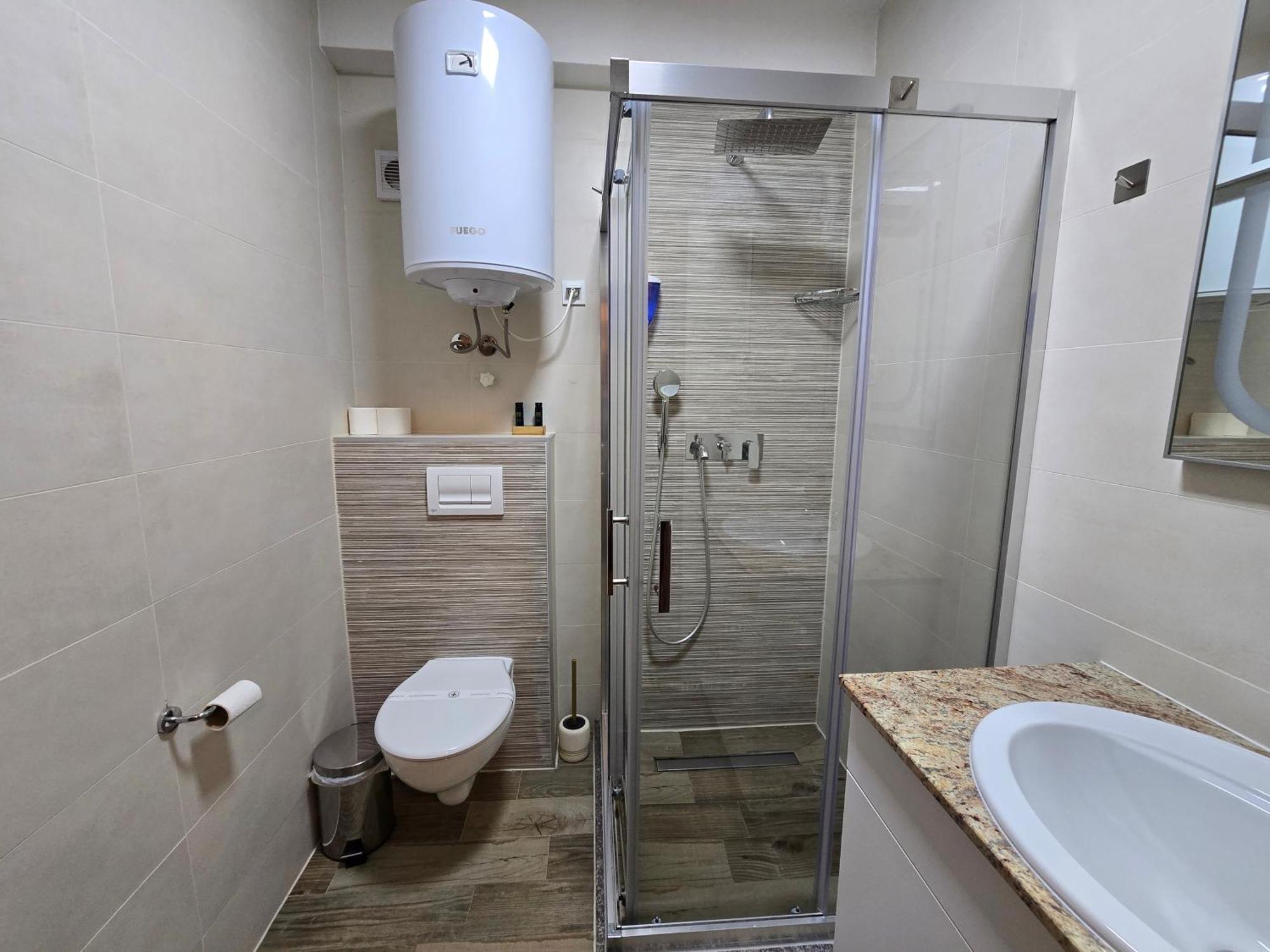White Blue Ohrid - Luxury Apt, City Center, Private Parking, Balcony, Near Ohrid Lake Luaran gambar