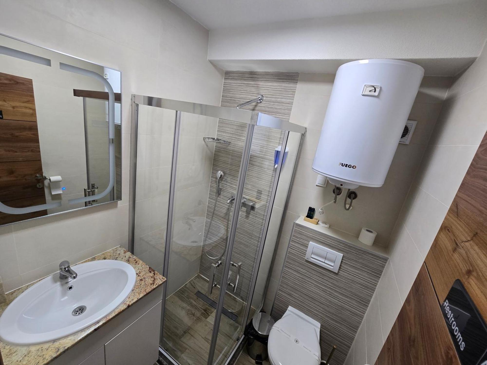 White Blue Ohrid - Luxury Apt, City Center, Private Parking, Balcony, Near Ohrid Lake Luaran gambar