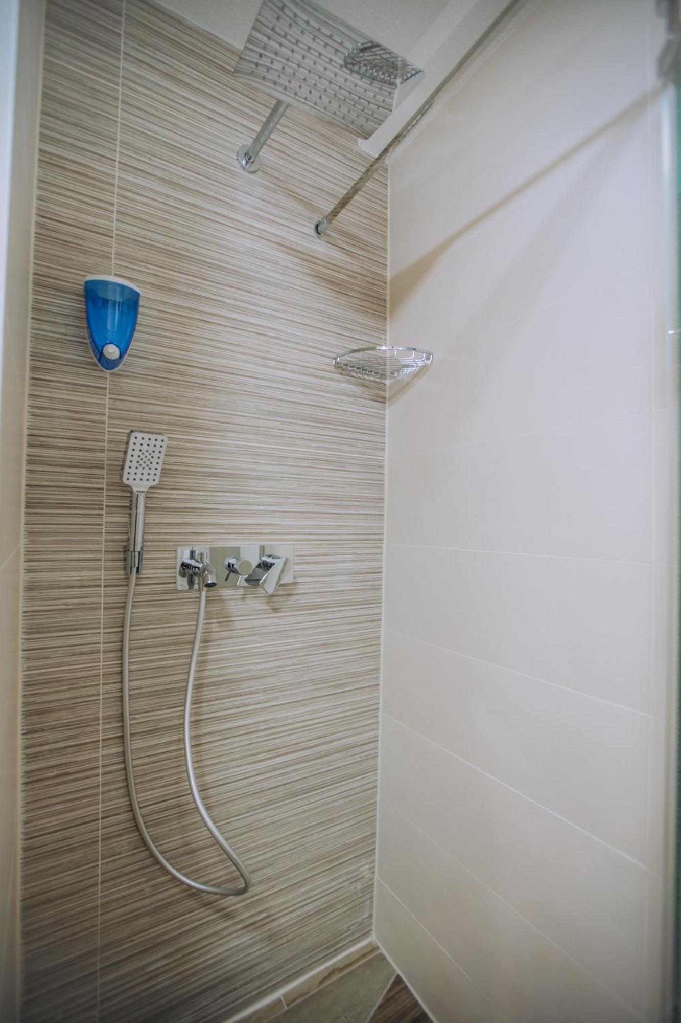 White Blue Ohrid - Luxury Apt, City Center, Private Parking, Balcony, Near Ohrid Lake Luaran gambar
